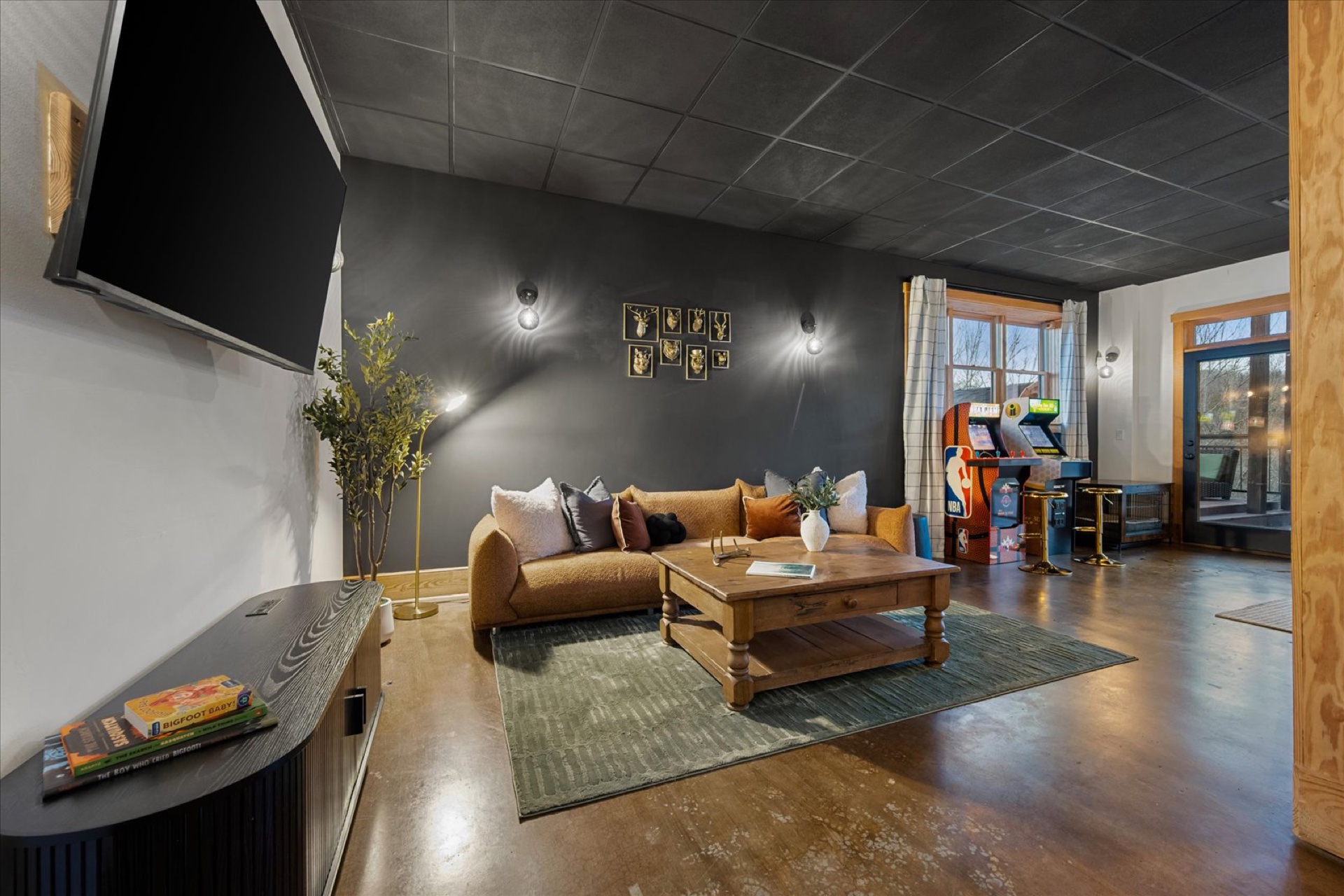 Game Room Lounge